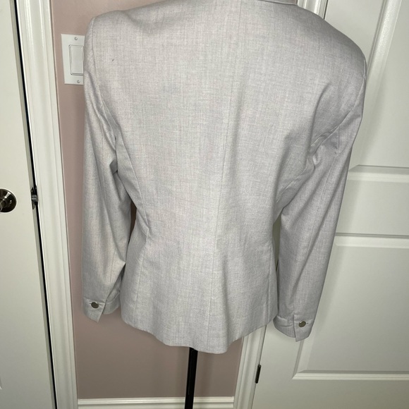 Office wear: Grey, slim fitting blazer, size 12 - Picture 3 of 5